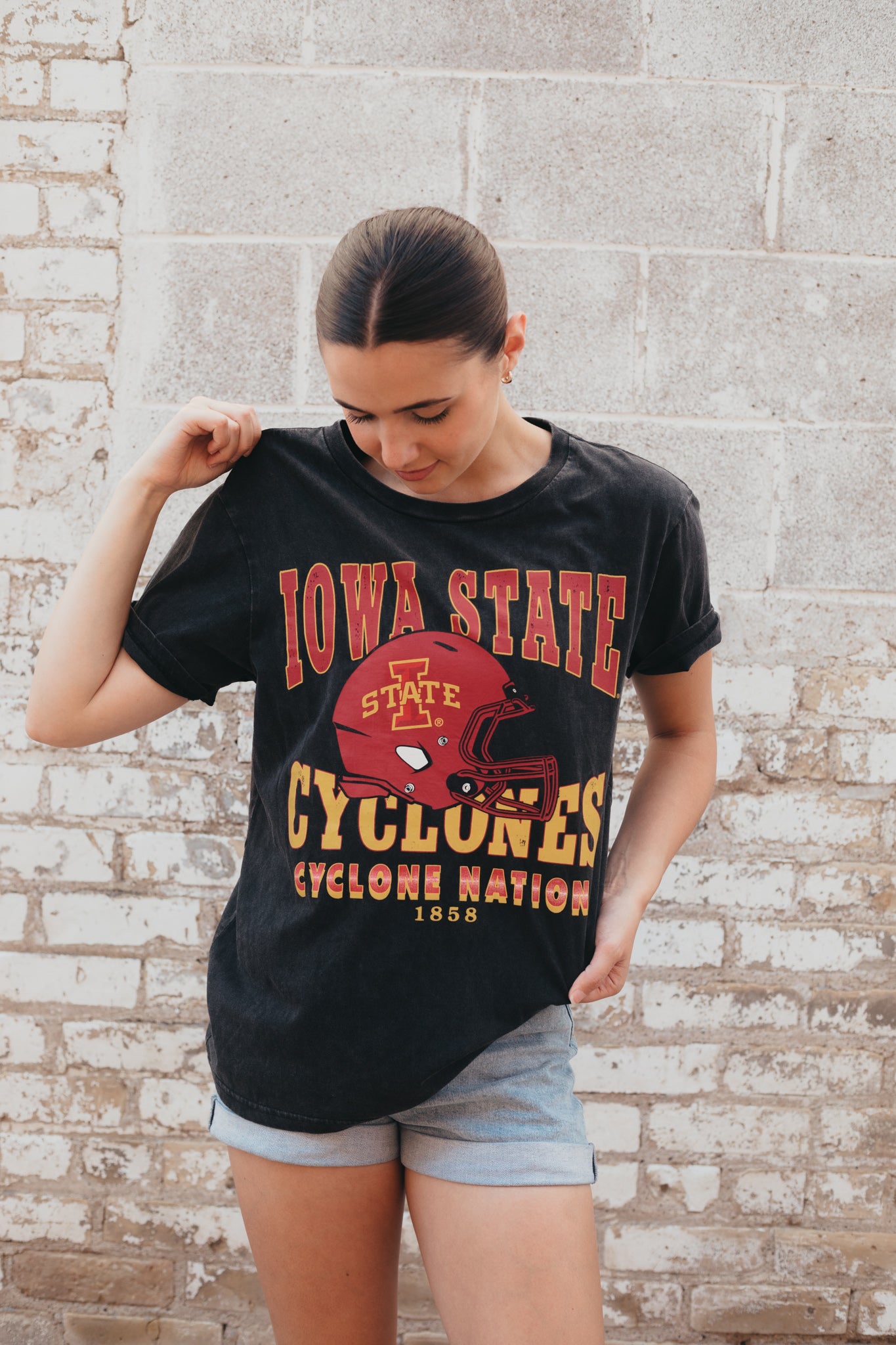 ISU Murray Hippie Helmet Black T-Shirt