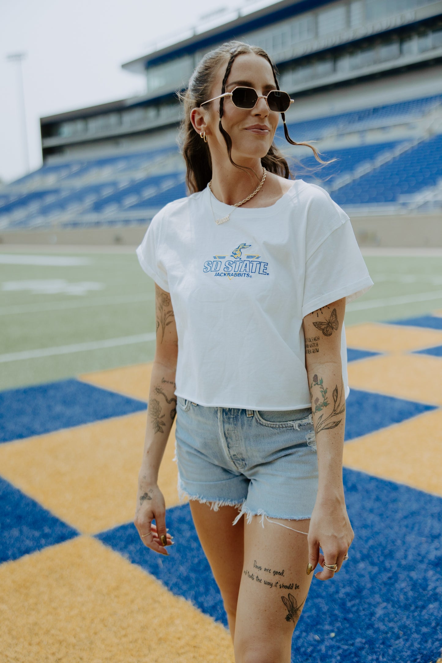 SDSU Fitz Small Triangle Cropped Cuffed T-shirt