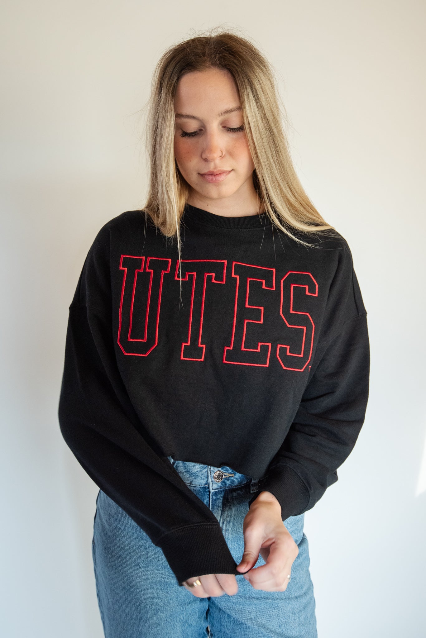 Utah Oversized Outline Cropped Crew