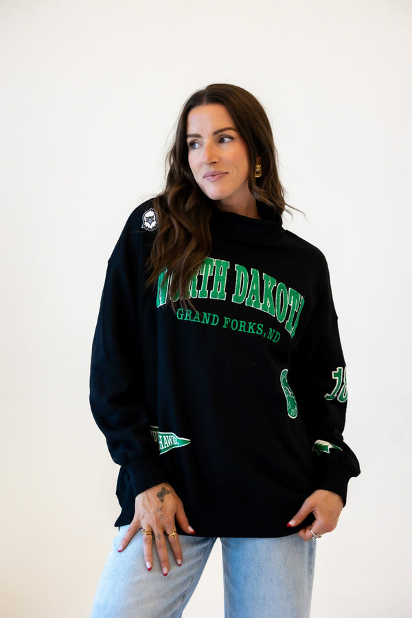UND All Over Scatter Oversized Funnel Neck